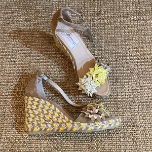 Giamo made in Spain Espadrille Heels with Flower Embellishments 38 EU (7.5 US)